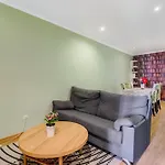 Spacious In Lisbon's Historic Centre 65 M² Parking *