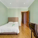 Spacious In Lisbon's Historic Centre 65 M² Parking Appartement