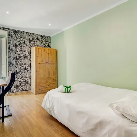 Апартаменты Spacious In Lisbon's Historic Centre 65 M² Parking *